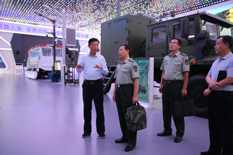 Wang Dehai, director of national defense mobilization center of provincial military region, visited the company